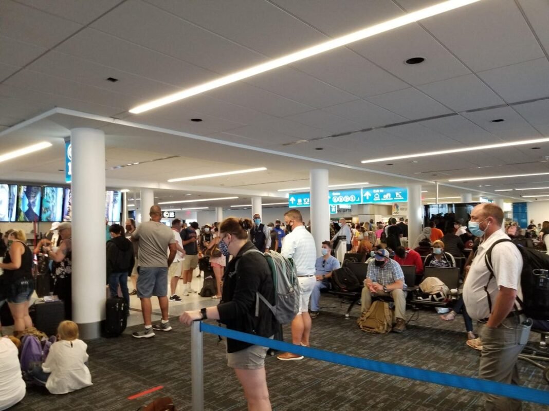 American Airlines Makes Surprise Gains With Customers, Survey Shows