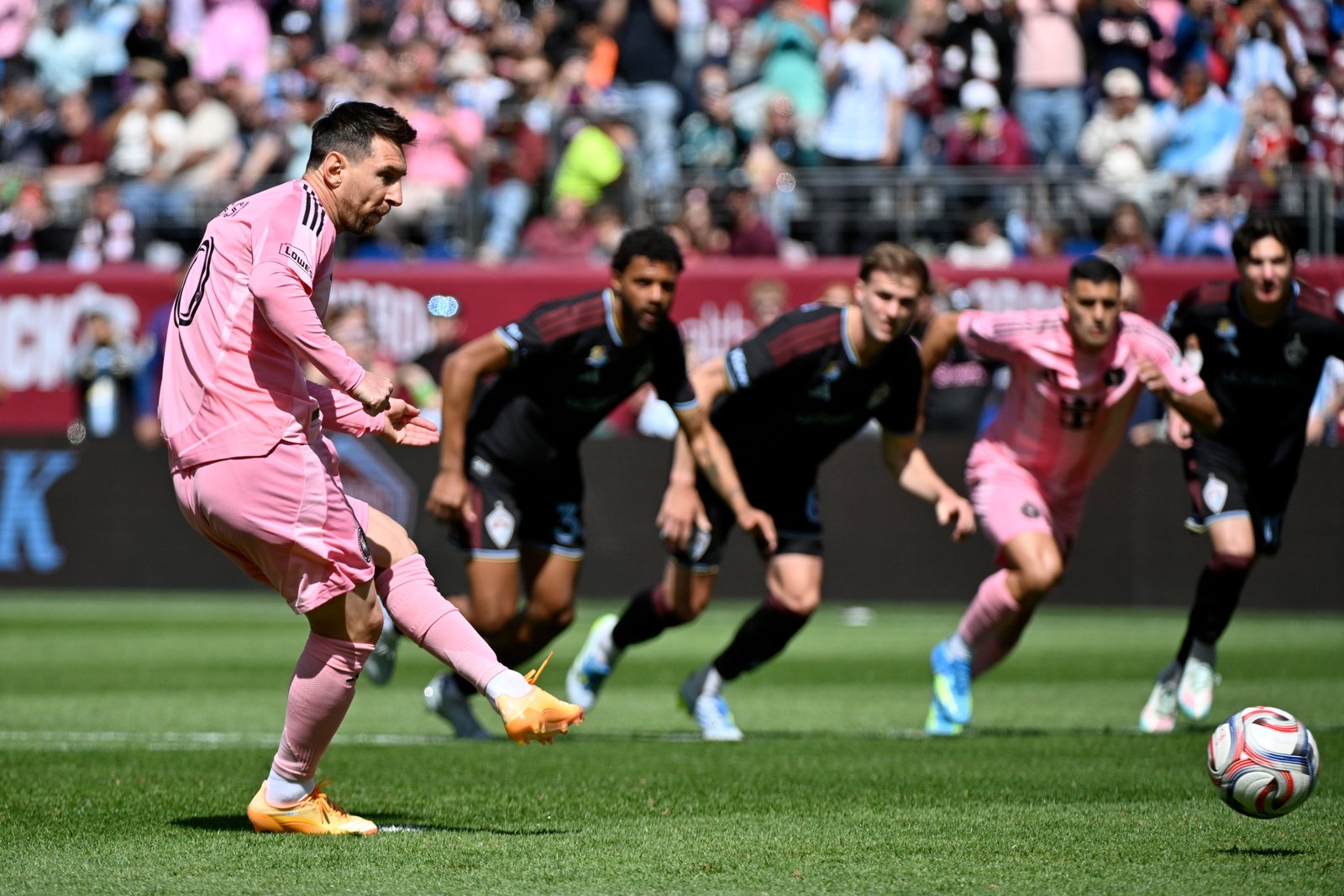 Lionel Messi scoring penalty against Colorado Rapids