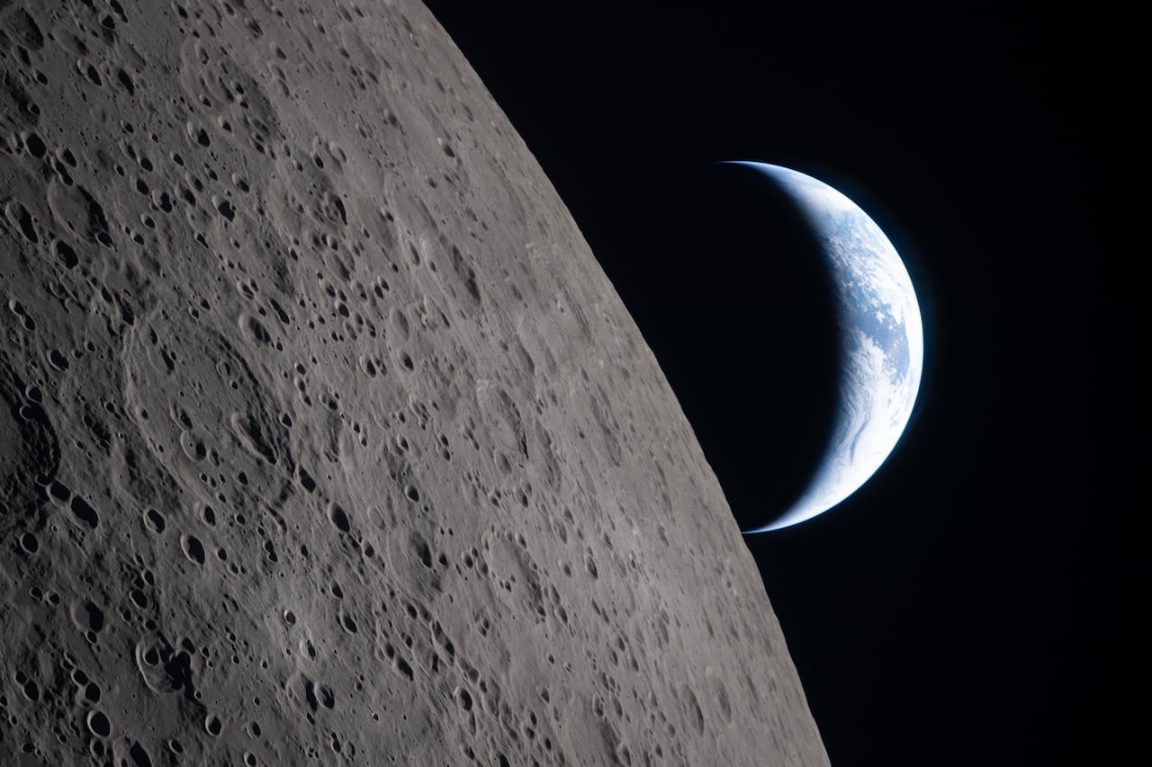 Earth setting behind Moon captured during Artemis II mission