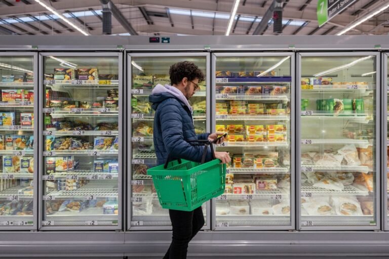 Barocal Magic: How Crushing Plastic Crystals Could Keep Your Food and Drinks Ice-Cold!