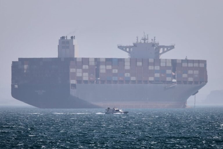 U.S. Navy Foils Iranian Attacks in High-Stakes Strait of Hormuz Standoff