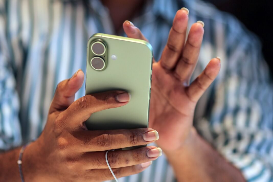 Supercharge Your iPhone Messaging: Unlock Next-Level Encrypted Chats with Android Today!