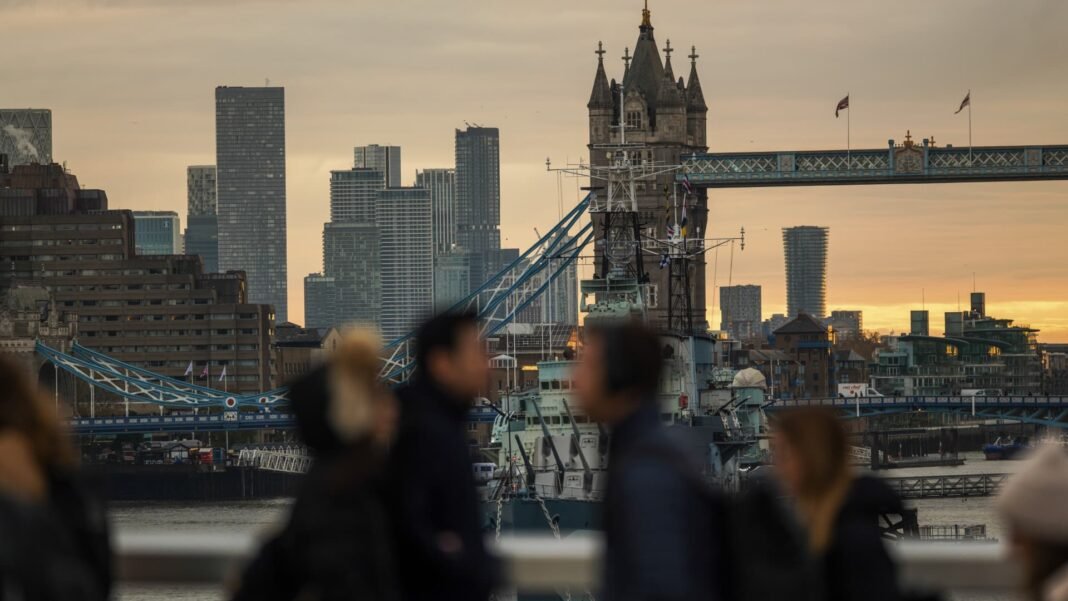 European stocks open lower: UK inflation and elevated bond yields in focus