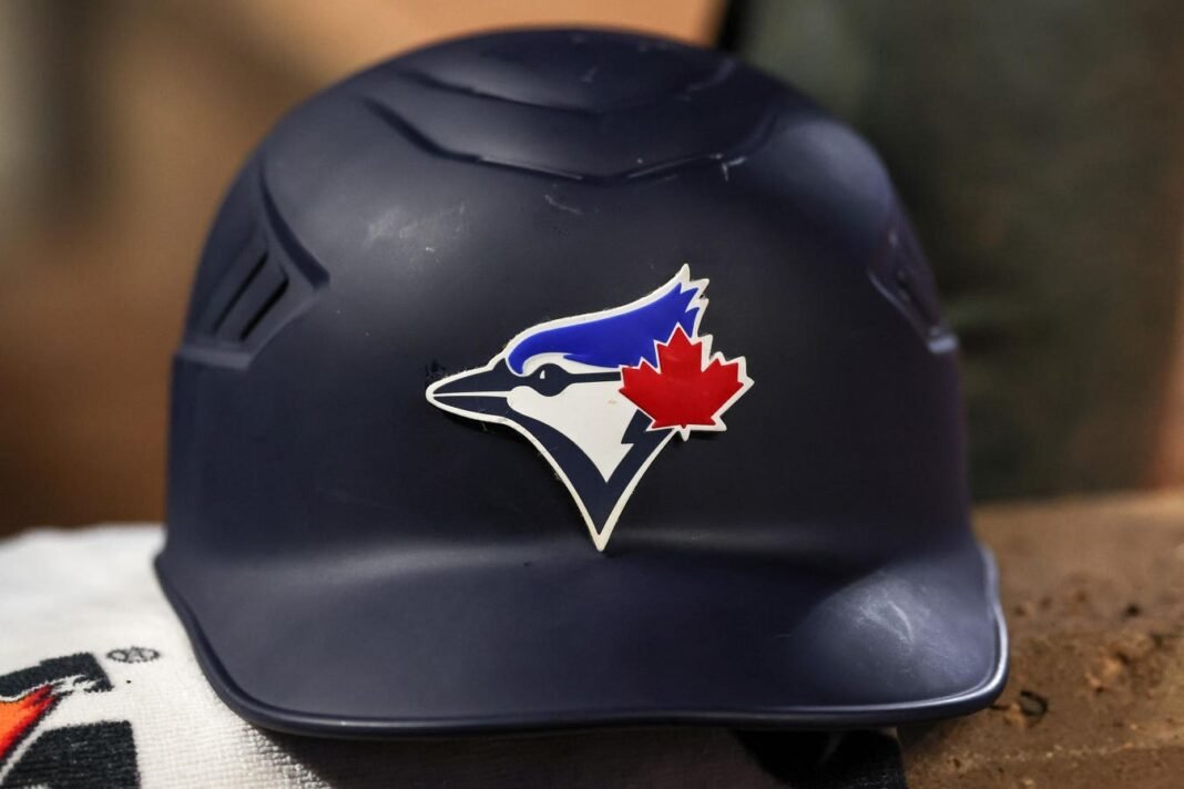 Honoring the Blue Jays’ Legendary Backstop and ALCS Hero: A Tribute to an Unforgettable Icon