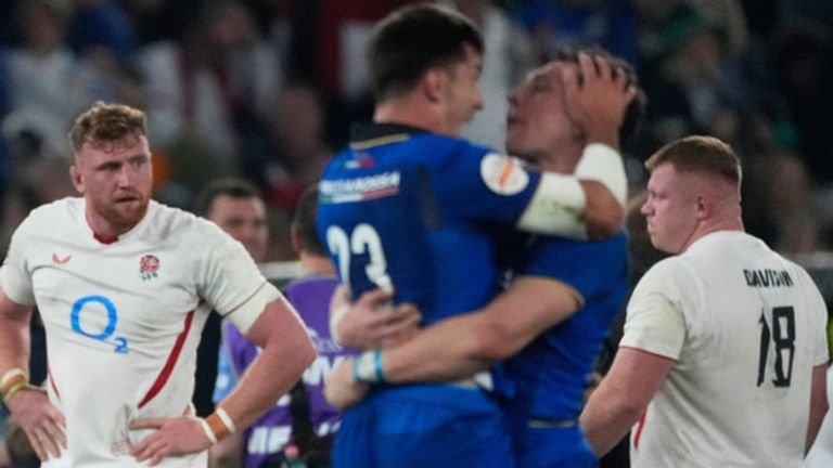 england rugby team after historic defeat vs Italy