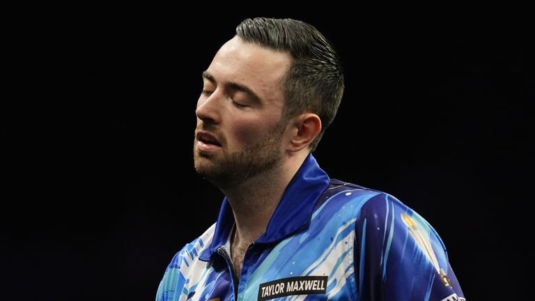 Luke Humphries competing at Premier League Darts