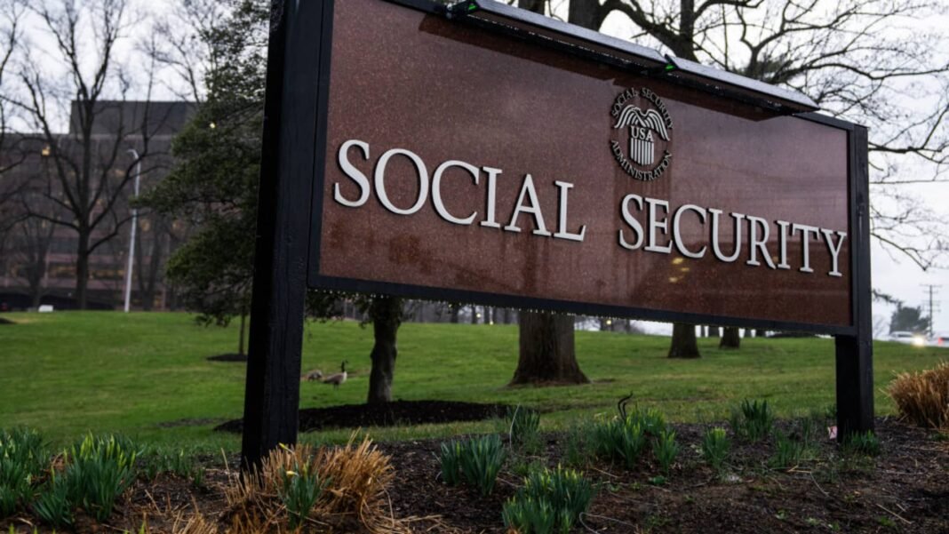 Alarming Alert: Social Security Retirement Trust Fund Faces Potential Collapse by 2032, New Report Warns