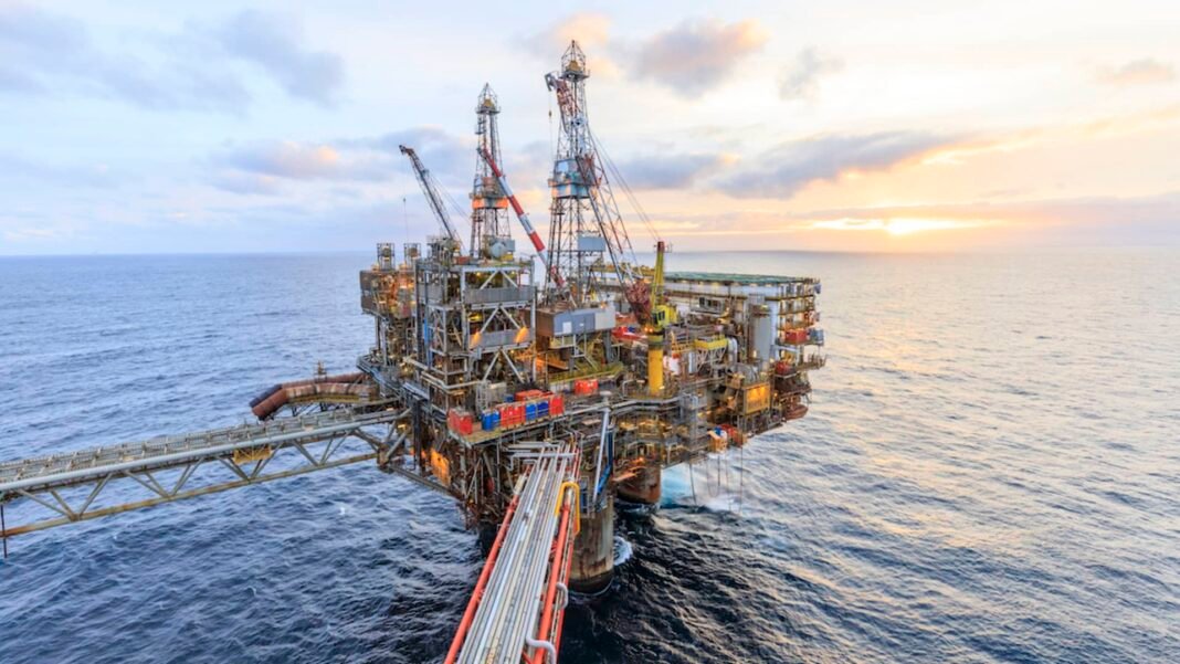 Oil Prices Plummet Following Pakistan’s Groundbreaking Peace Deal Between U.S. and Iran