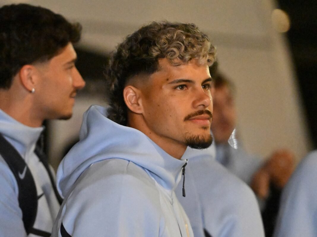 Uruguay Squad Finally Lands in US After Flight Delay, Fired Up for World Cup Kickoff!