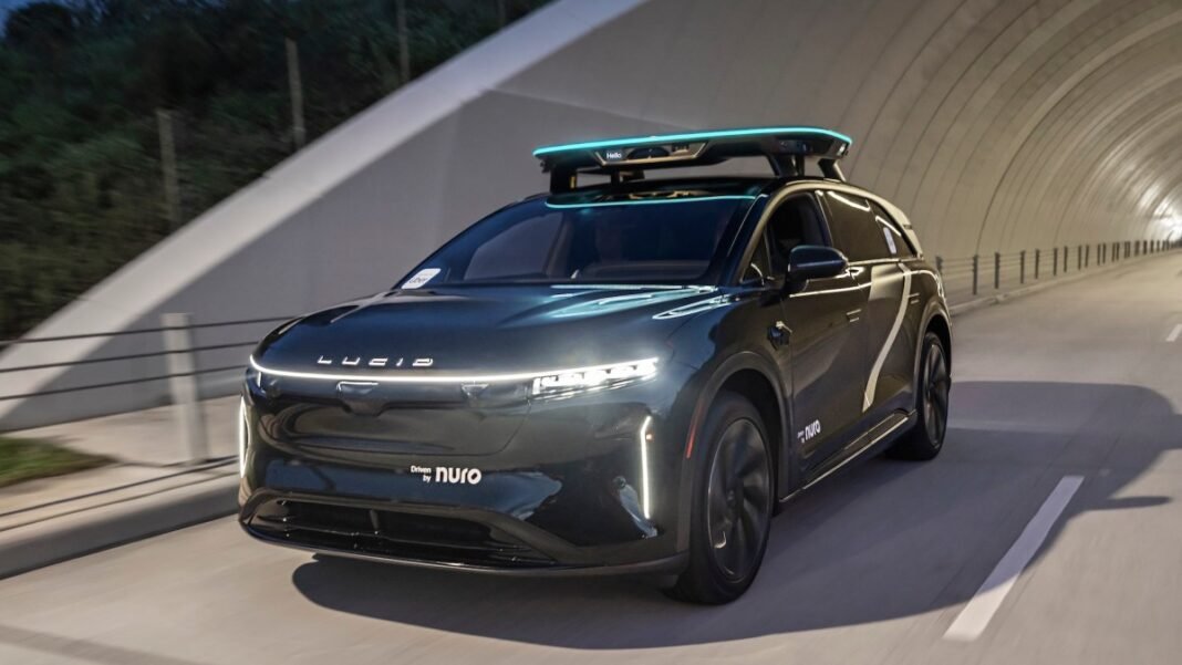 Houston, Brace Yourself: Uber’s Luxe Robotaxi Experience Rolls In 2027!