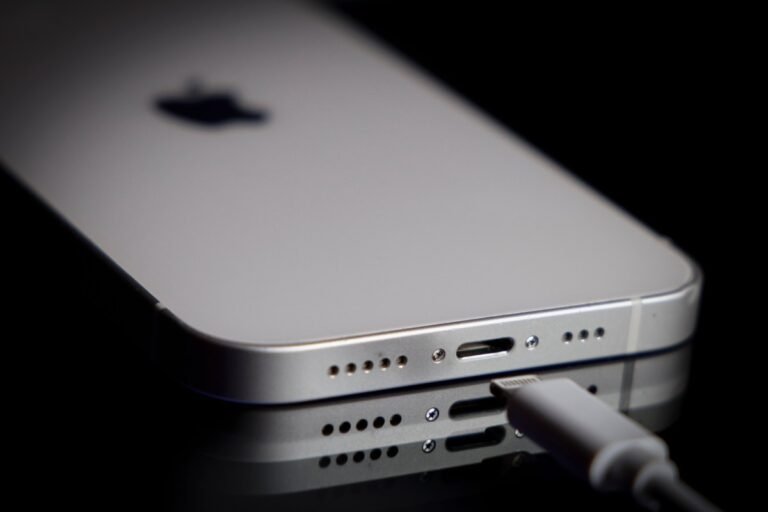Unstoppable Apple Chip Hack: Revolutionary Unpatchable Flaw Unlocks iPhone Jailbreak!