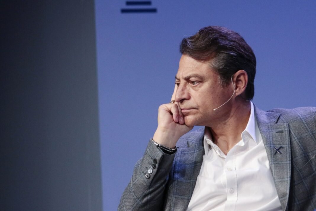 Xprize Founder Unveils the Surprising Reason People Shine Brightest Under the Spotlight