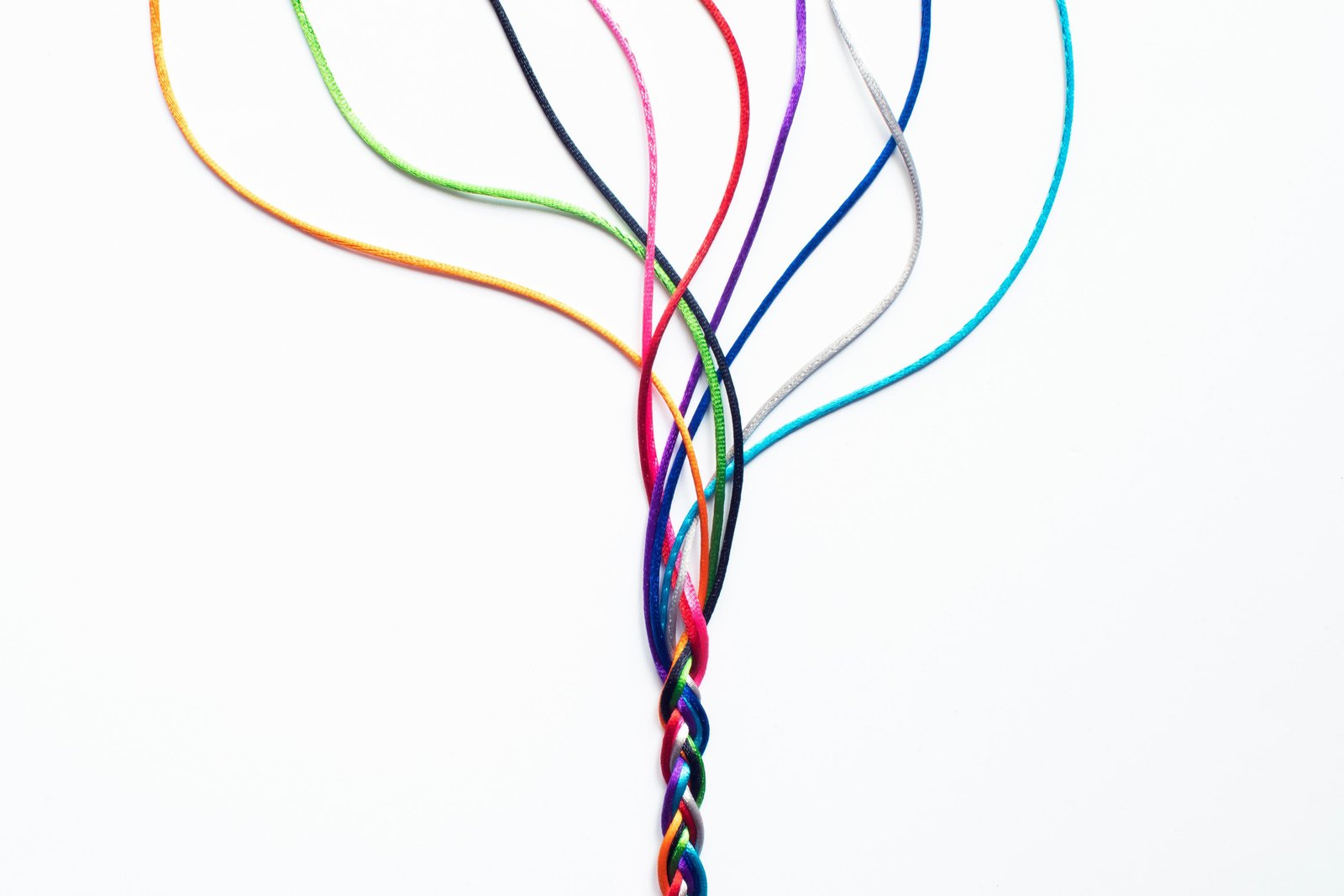 Highlighted phrase TYING THE KNOT on NYT Strands grid