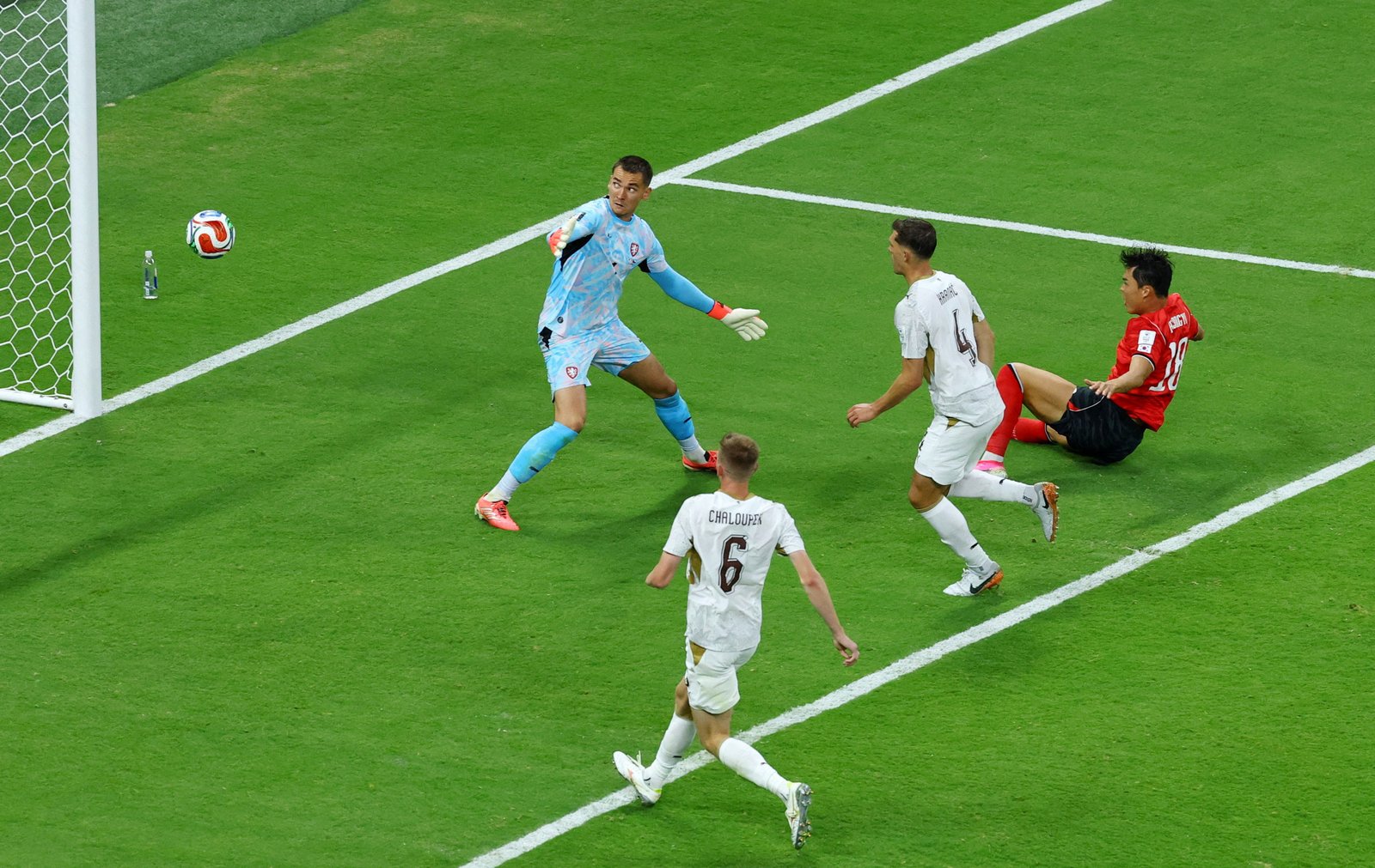 Oh Hyeon-gyu scores decisive goal for South Korea during FIFA World Cup match