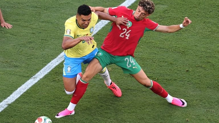 Casemiro facing challenges during match