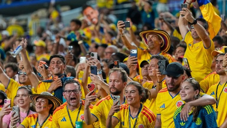 Passionate Colombian supporters celebrate qualification success