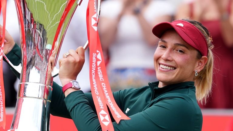 Donna Vekic celebrates winning queen's women's singles title