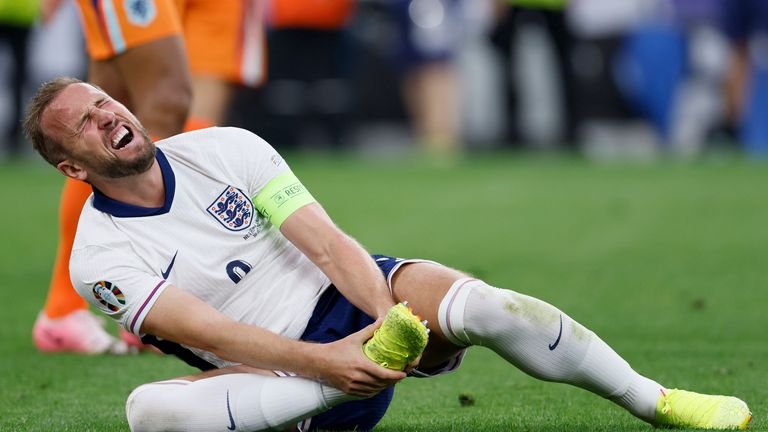 Harry Kane winning penalty