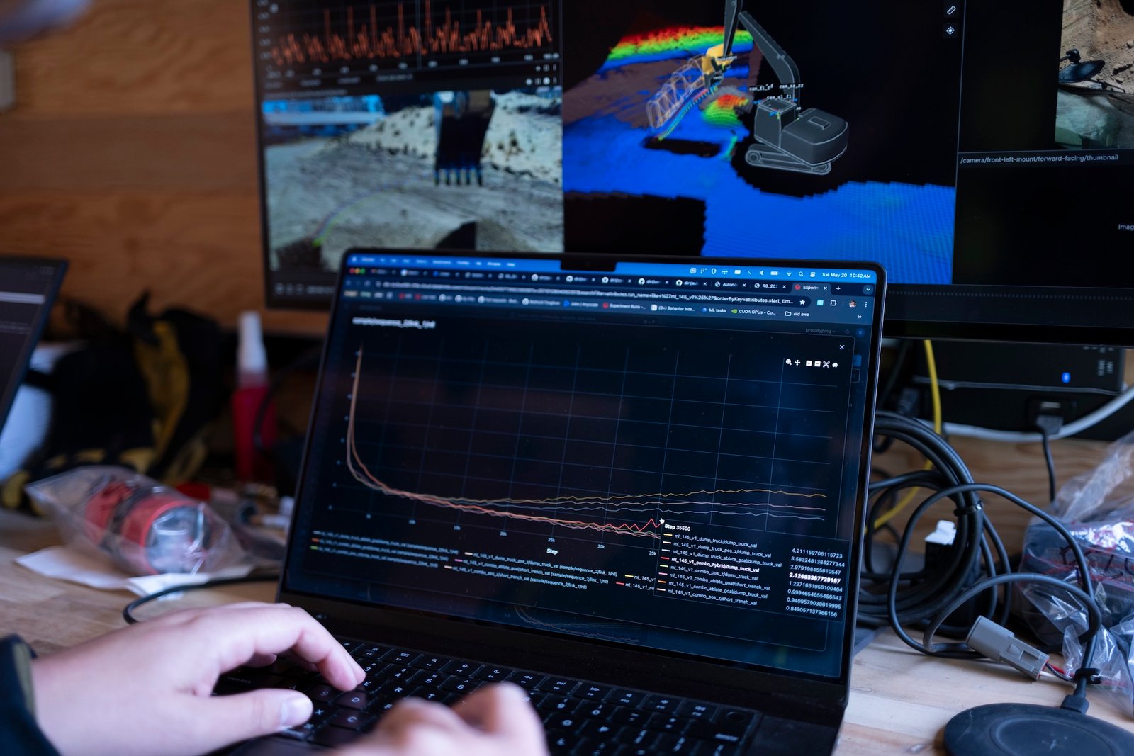 Autonomous construction vehicle equipped with sensors