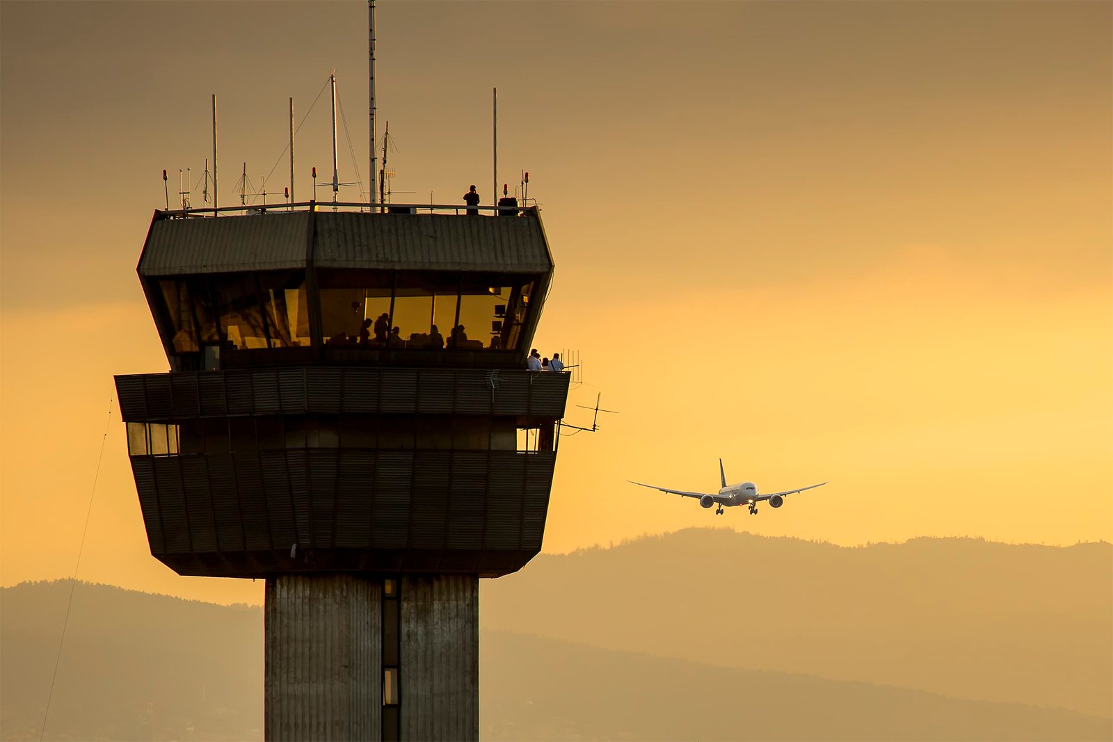 Challenges facing U.S. air traffic control workforce