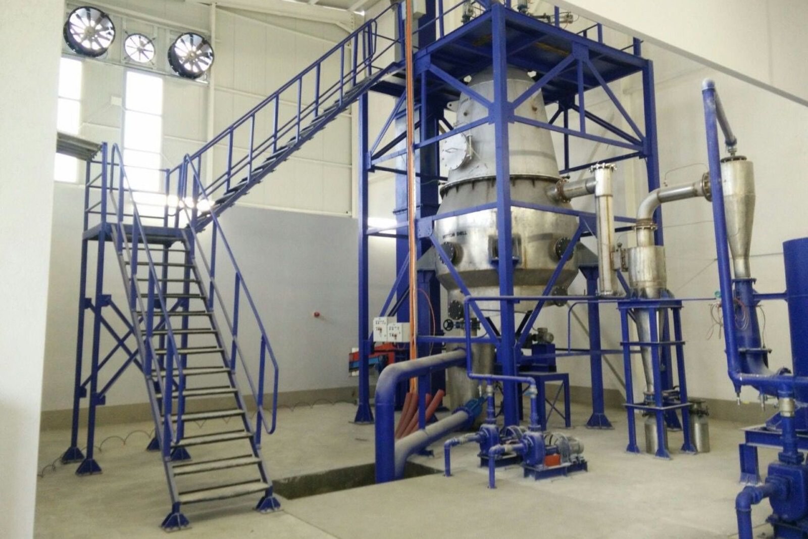 Industrial gasifier converting crop residues into valuable biochar products
