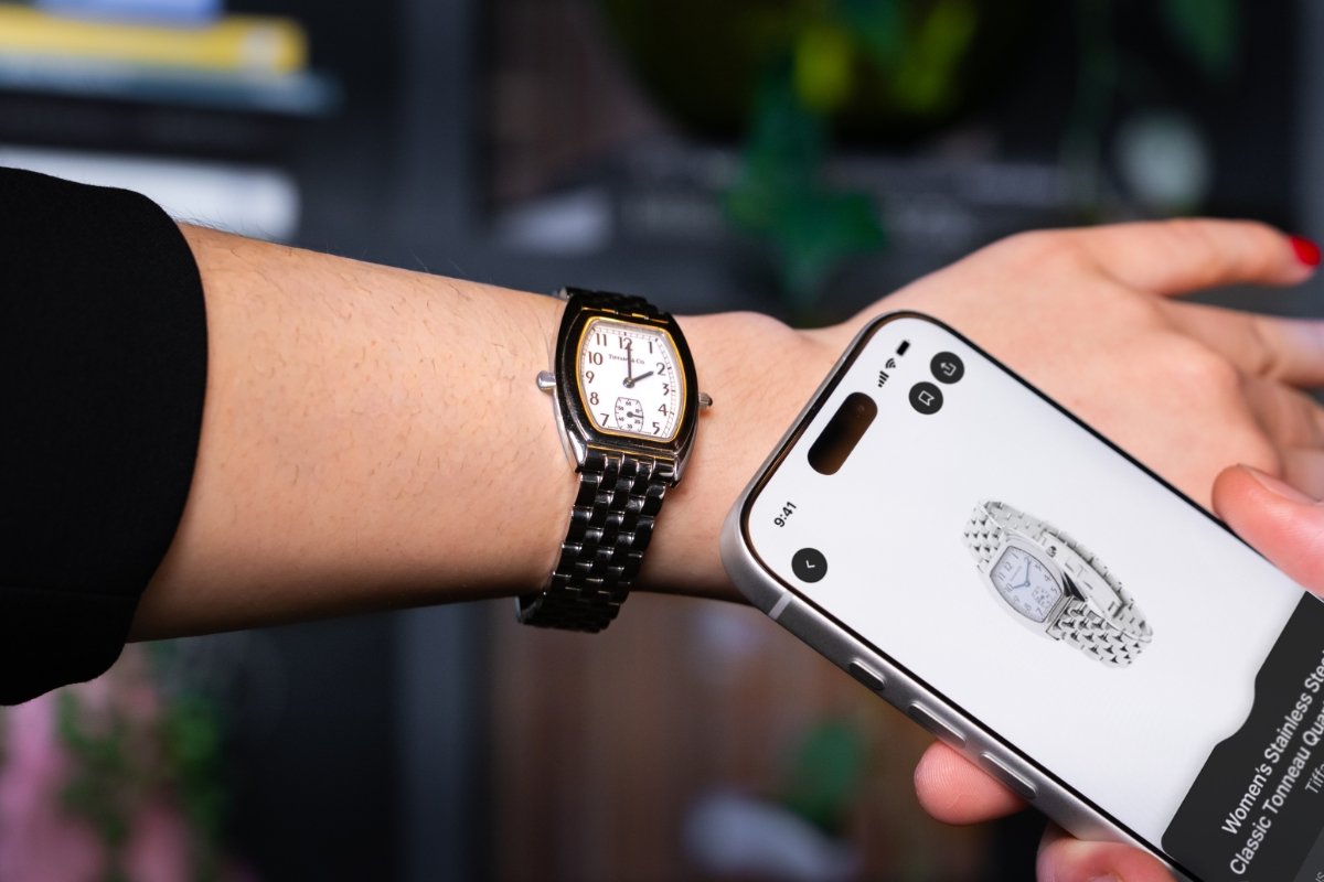 Smartphone verifying luxury item via NFC chip